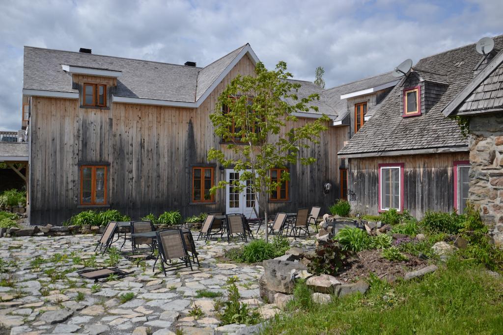 Auberge Le P'Tit Bonheur Saint-Laurent-de-l'ile d'Orleans Exterior photo
